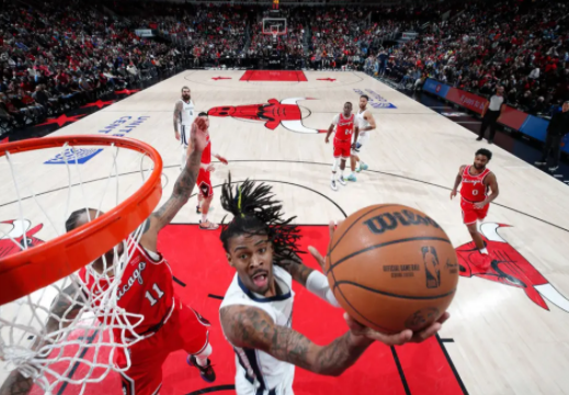  莫兰特禁赛归来率队击败开拓者  